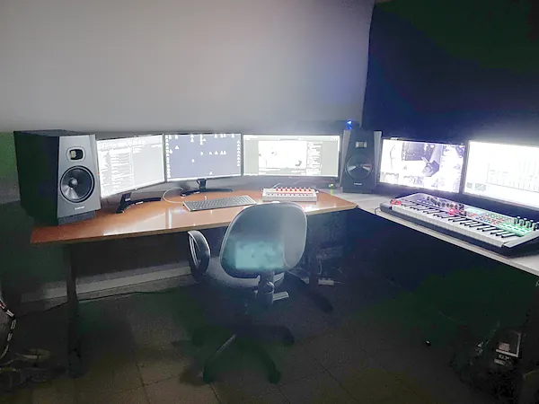 Office, systems by SIMONIAN Technology