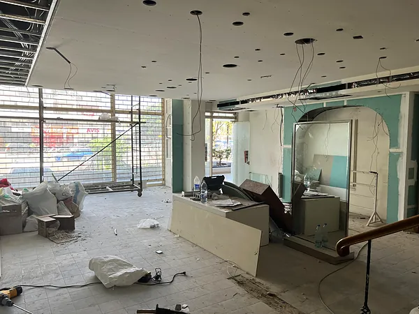 Fit out, cabling and systems by SIMONIAN Technology