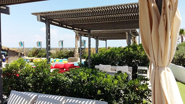 Beach club, systems by SIMONIAN Technology