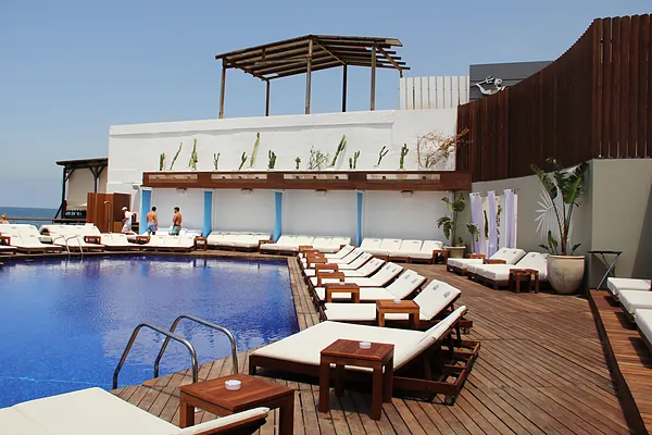 Beach club, systems by SIMONIAN Technology